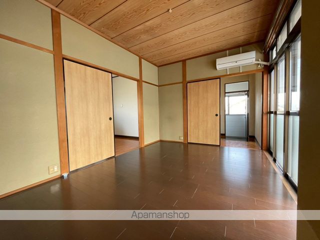 本村住宅の居間写真