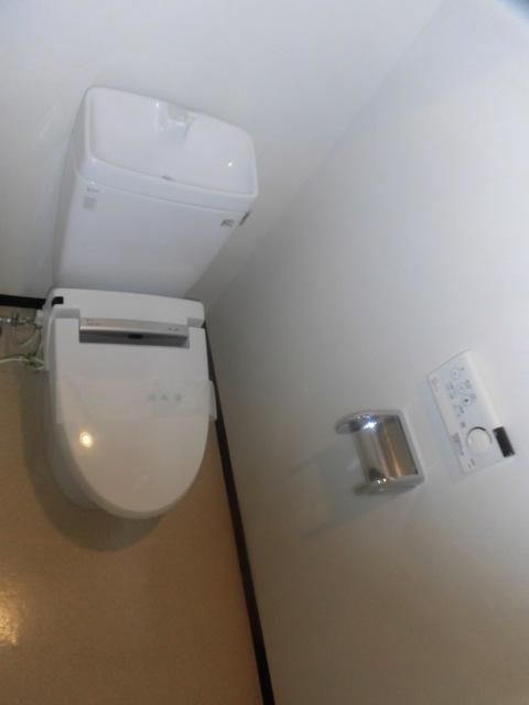 HF中野坂上レジデンスのトイレ写真