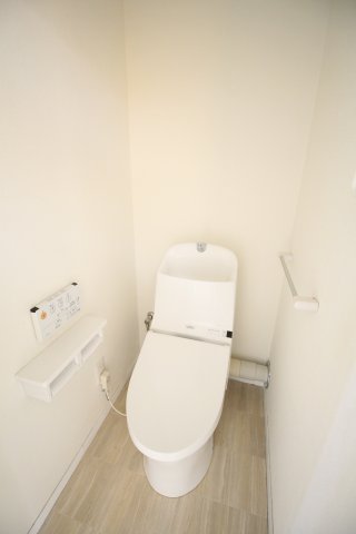 トイレ　（同タイプ参考写真）La Maison Du 駒込　北区中里