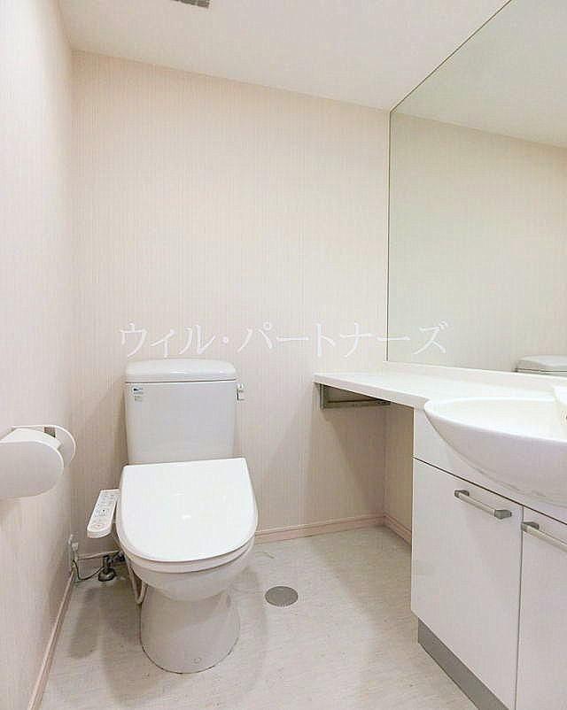 東京メトロ東西線 高田馬場駅 徒歩5分 13階建 築22年のトイレ写真