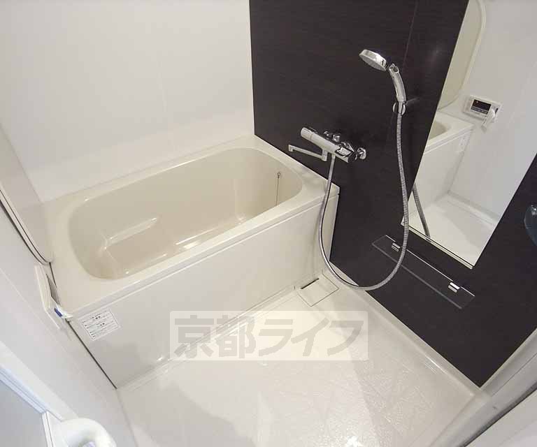 地下鉄烏丸線 北大路駅 徒歩23分 4階建 築13年の風呂写真