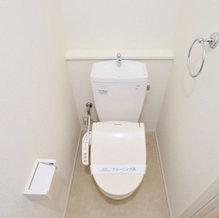 トイレ　別号室参考写真です。