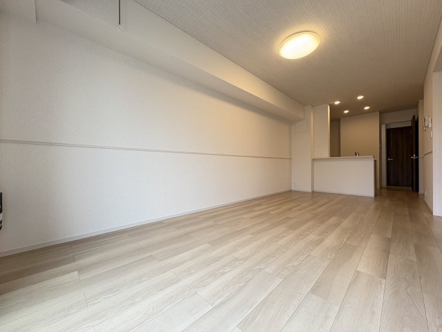 ＪＲ両毛線 駒形駅 徒歩74分 2階建 築1年の居間写真