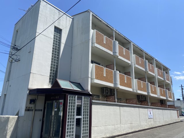 メゾン市川弐番館の外観写真