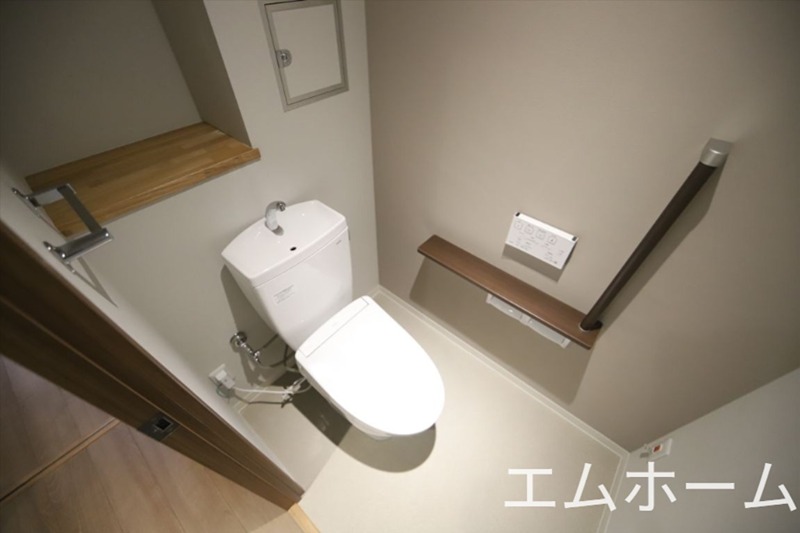 トイレ　温水洗浄便座付トイレ