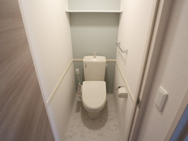 近鉄大阪線 大和八木駅 徒歩12分 3階建 築6年のトイレ写真