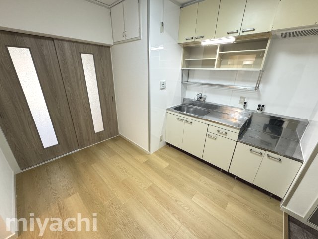 ＪＲ牟岐線 二軒屋駅 徒歩11分 3階建 築37年のキッチン写真