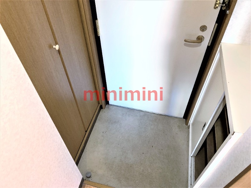 玄関　同物件別部屋