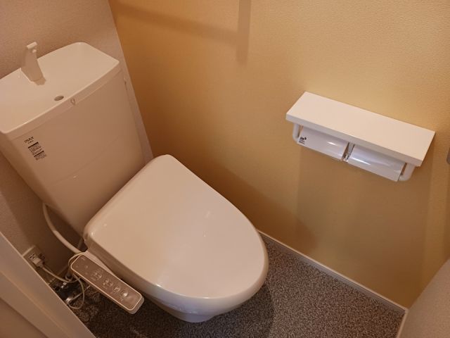 地下鉄御堂筋線 新金岡駅 徒歩21分 2階建 築8年のトイレ写真