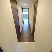 玄関　※別部屋の参考写真です。