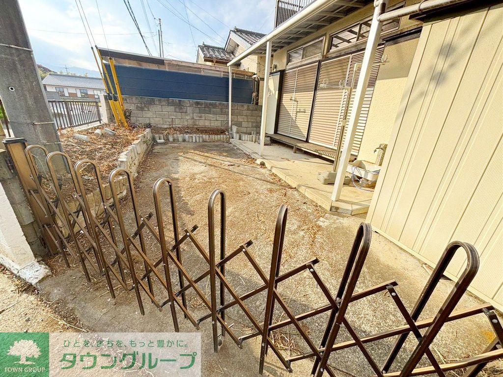 駐車場　庭