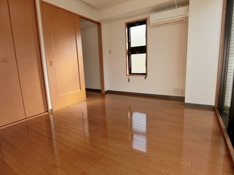 その他設備　室内エアコン付き♪