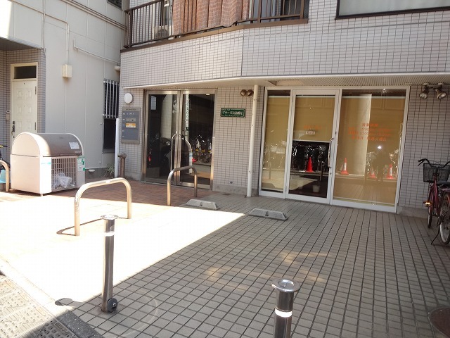 エントランス　管理の行き届いたエントランスです♪
