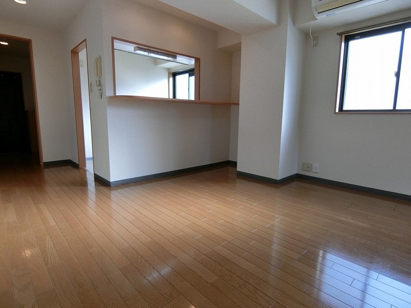 居室・リビング　開放感のあるゆったりとしたお部屋です♪