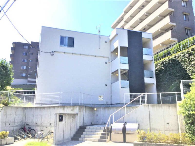 小田急線 新百合ケ丘駅 徒歩18分 築9年