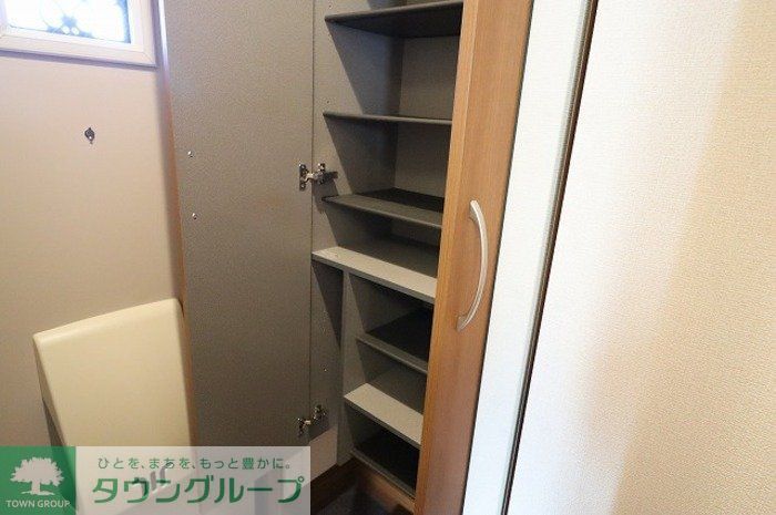 メゾンベール末広IIIの玄関写真