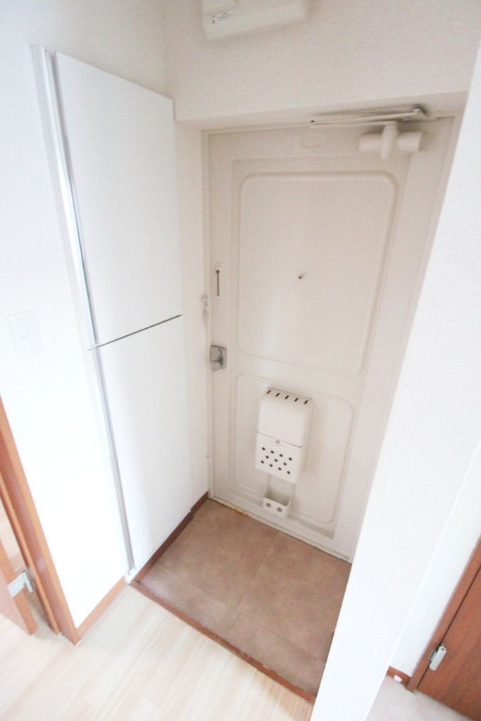 玄関　★閑静な住宅街に立地★