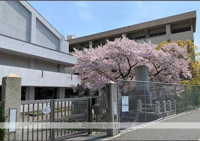 小学校　仁方小学校（小学校）まで3000m