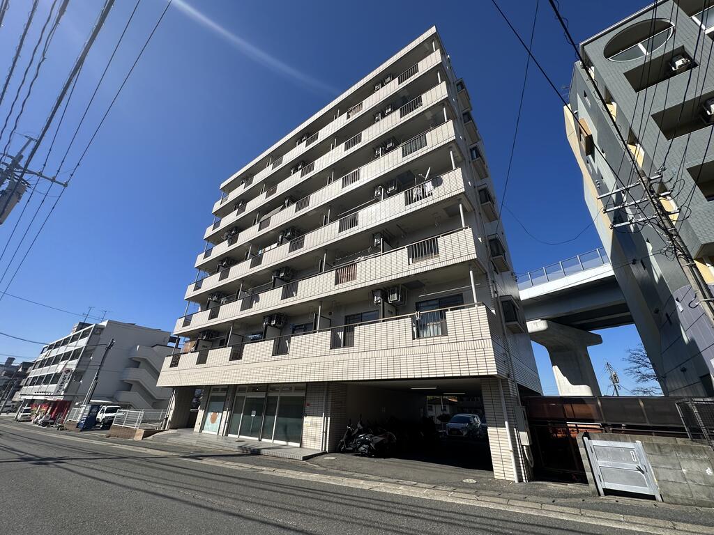 ロイヤルパレス片江の外観写真