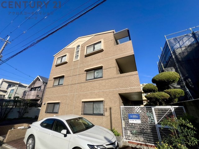 建物外観　宅配ボックス付きで不在時も便利！
