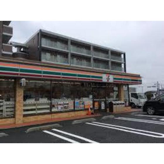 コンビニ　セブンイレブン（コンビニ）まで365m