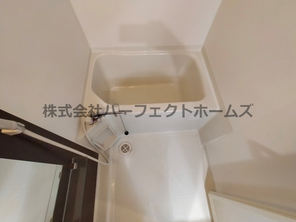 バス・シャワールーム　鏡のついたお風呂です。