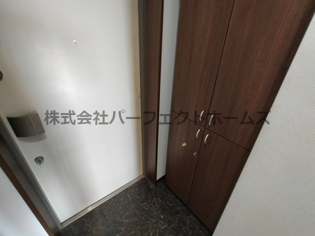 玄関　たっぷり入るシューズクローゼット