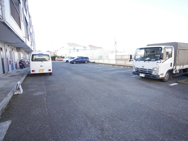 駐車場　★広々とした駐車場がございます★
