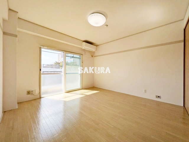 東急田園都市線 あざみ野駅 徒歩3分 5階建 築50年の居間写真