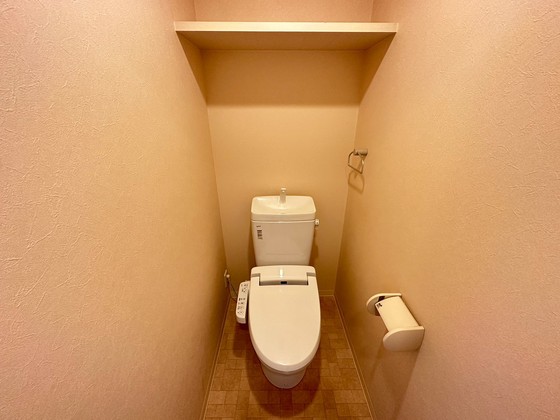 トイレ　※別号室の写真を使用しております。
