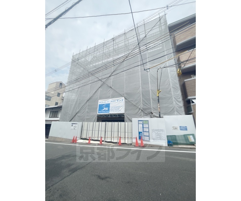 建物外観　・建築中