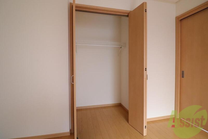 収納　大型クローゼットがうれしいですね。