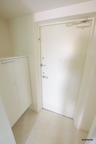 セスト新大阪の玄関写真