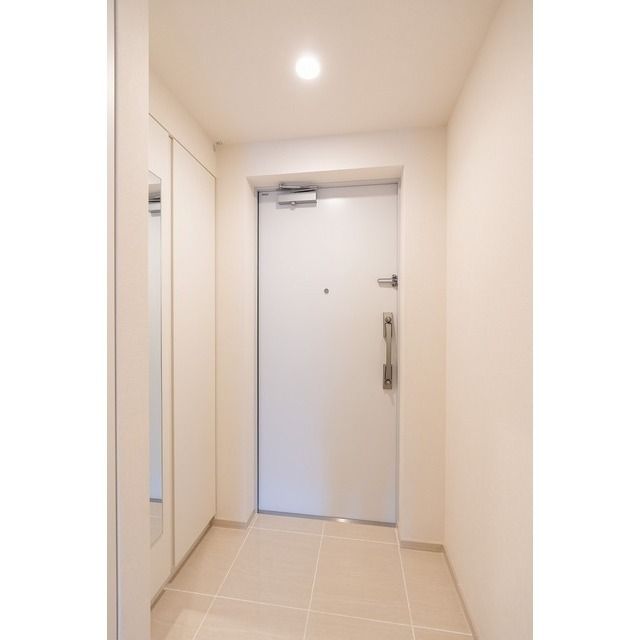 玄関　同仕様別部屋参考写真