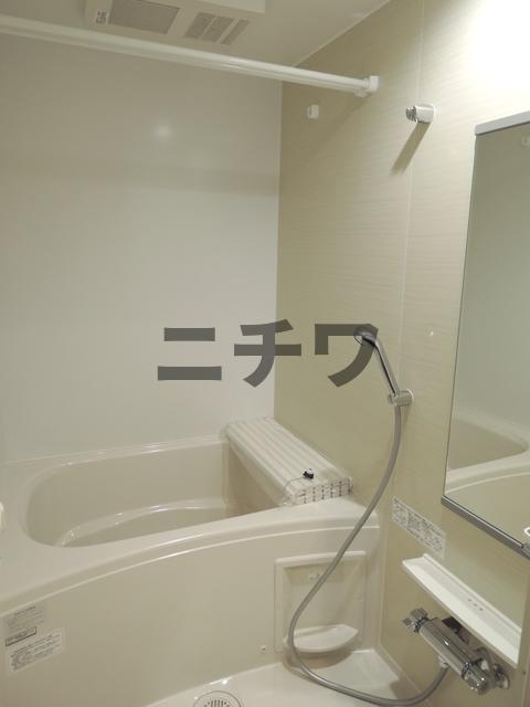 バス・シャワールーム　★浴室乾燥機と追焚設備がついたお風呂★