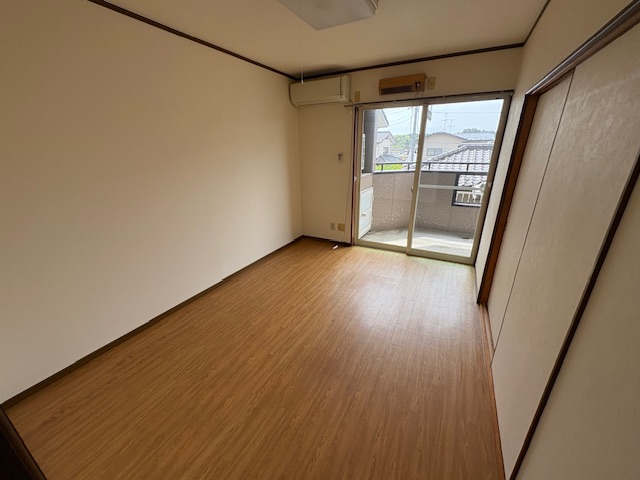 富谷市 2階建 築32年の居間写真