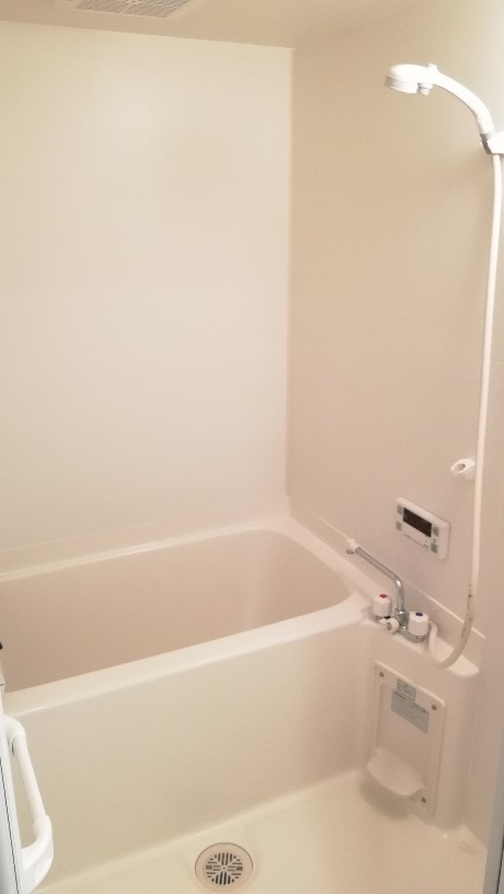 バス・シャワールーム　追い焚きは、心ゆくまであなたを温めます