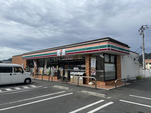 コンビニ　セブン-イレブン 和気衣笠店（コンビニ）まで679m