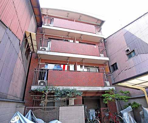 京都市上京区中御門横町のマンションの建物外観