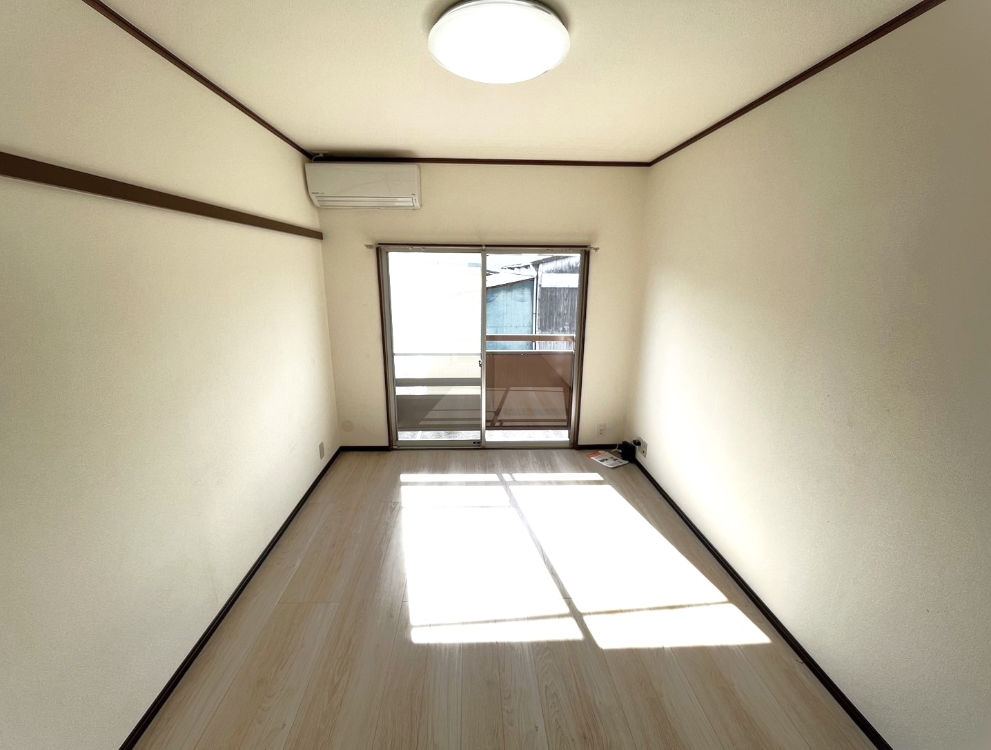 エッセンシャル永井川の居間写真
