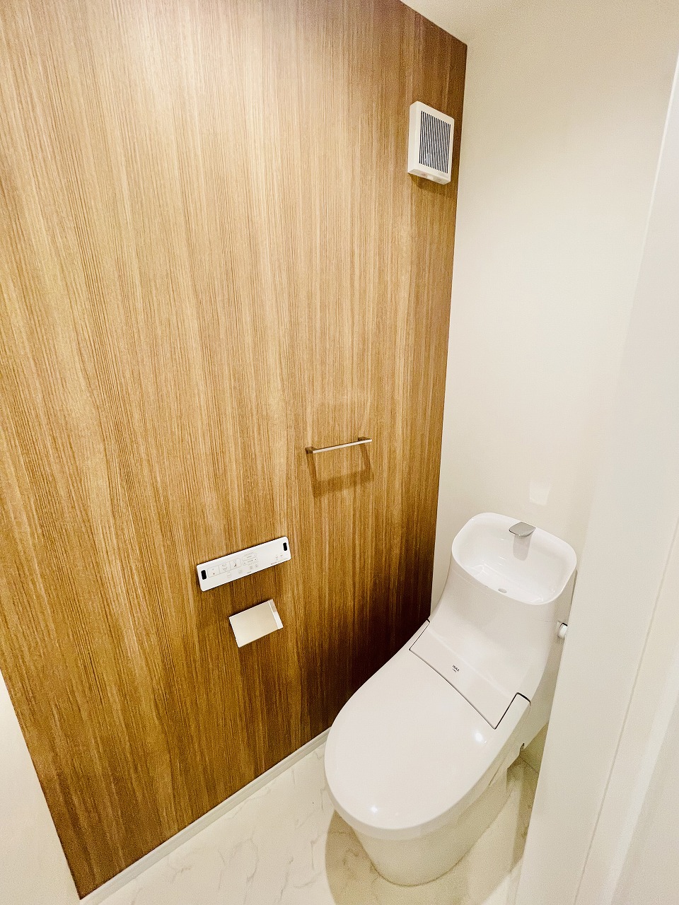 ＪＲ山陽本線 新長田駅 徒歩8分 3階建 築5年のトイレ写真