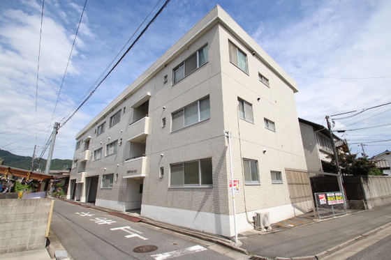 本町マンションの建物外観