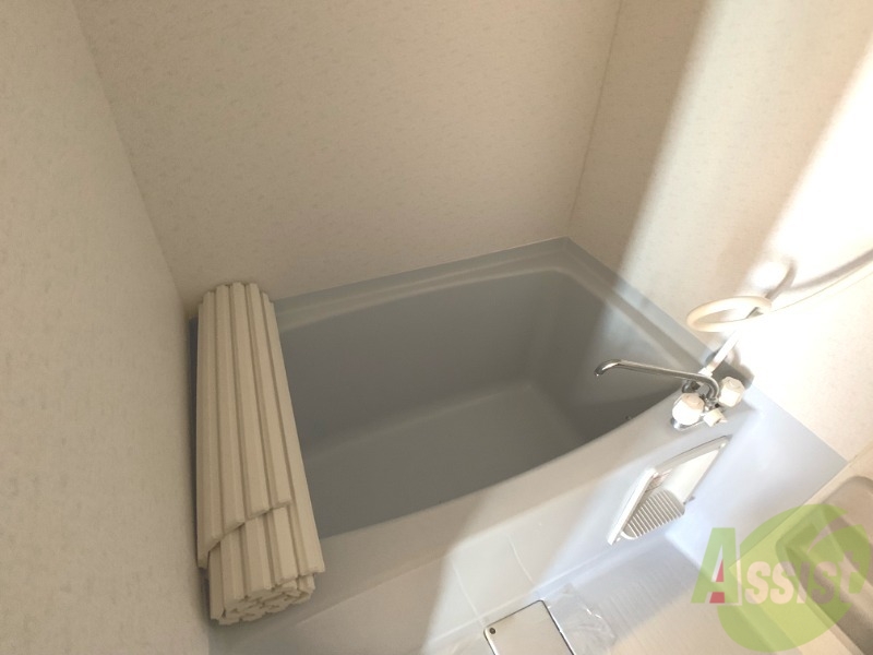 バス・シャワールーム　お風呂になります。日々の疲れを癒して下さい。