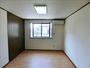 居室・リビング　洋室７帖の西向きのお部屋です