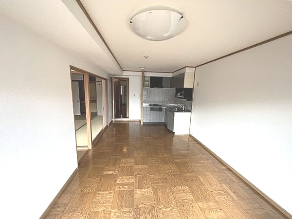 居室・リビング　居間です