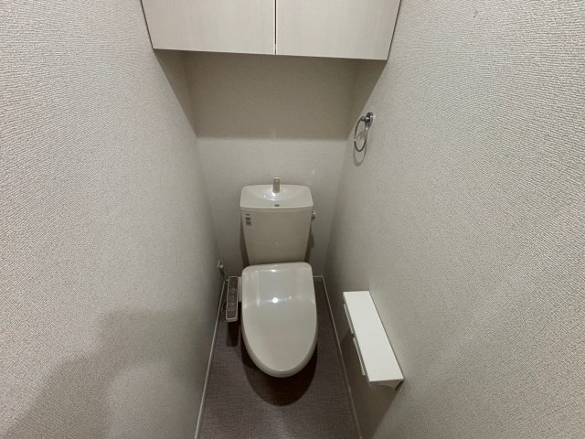 【姫路市駅前町のマンションのトイレ】