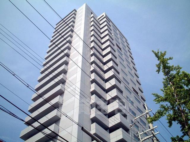 大阪市淀川区十三東のマンションの建物外観