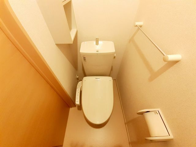 【八重櫻Ａのトイレ】
