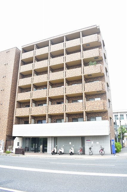 京都市南区西九条大国町のマンションの建物外観