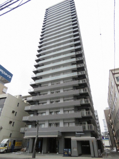 札幌市中央区北一条西のマンションの建物外観